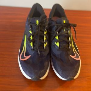 Women’s Nike Quest Sneakers